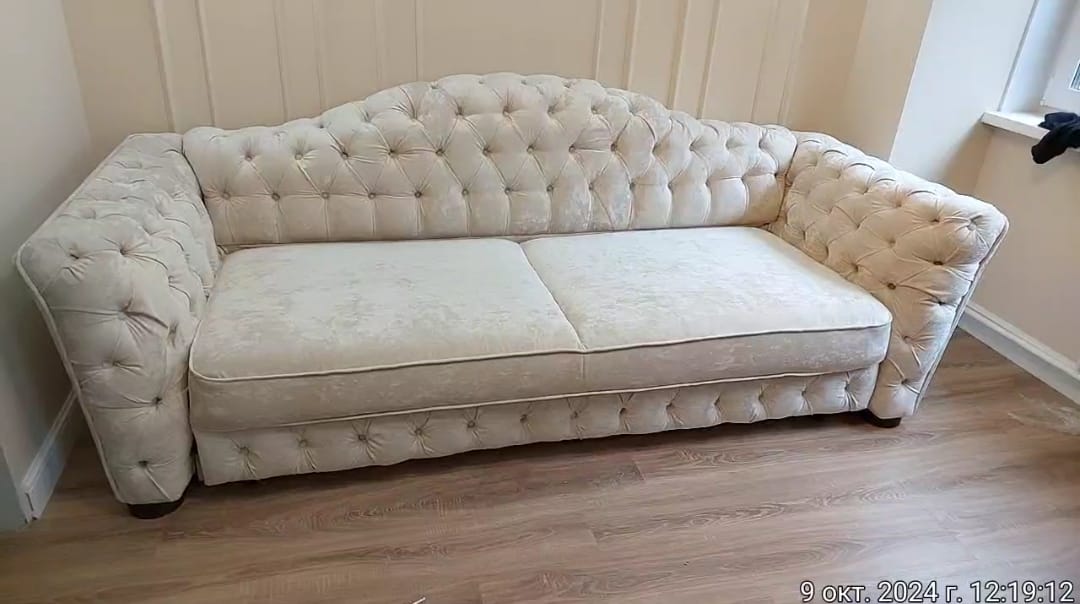 Обивка дивана. Московские ворота