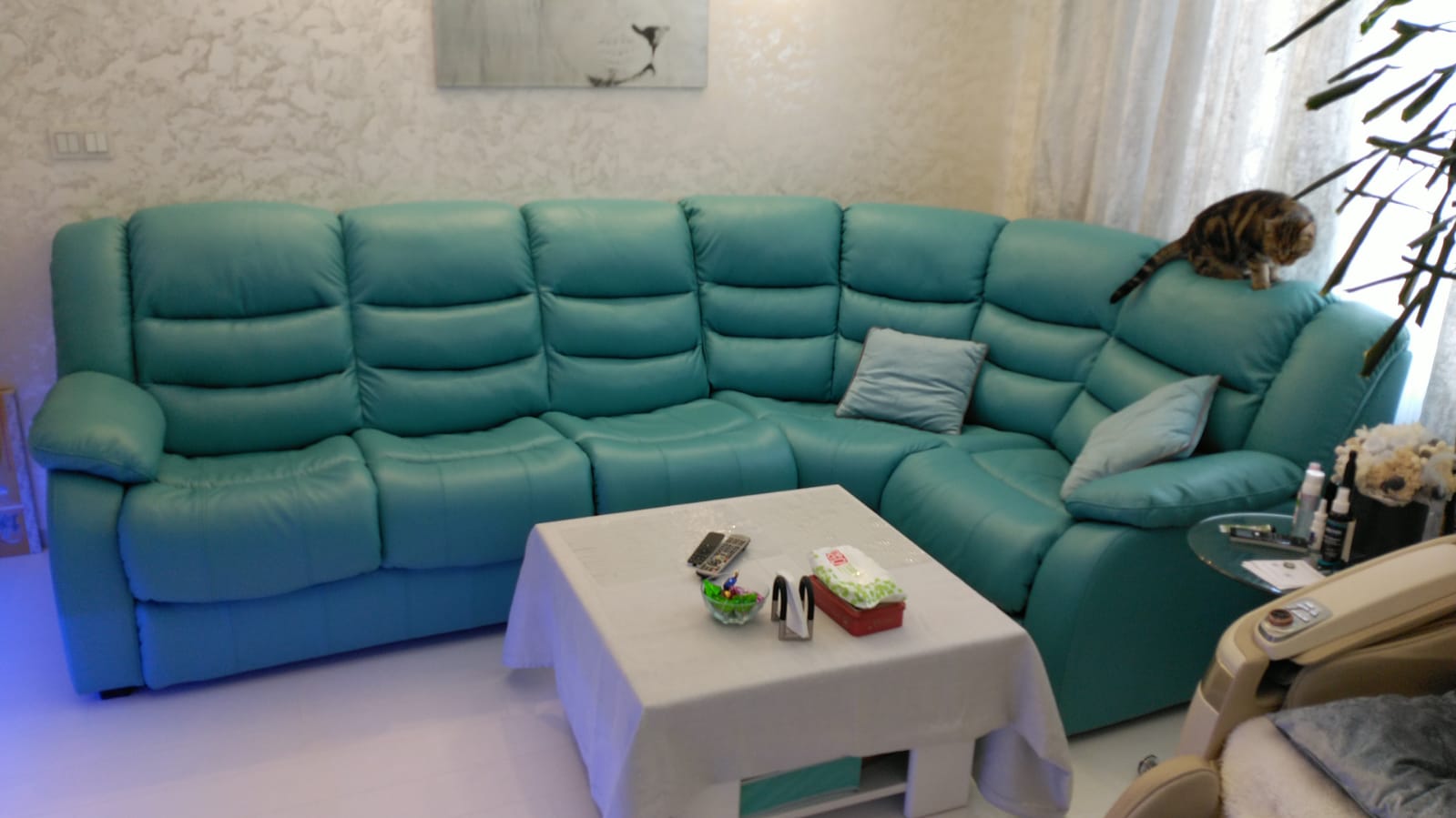 Перетяжка дивана на дому. Московские ворота