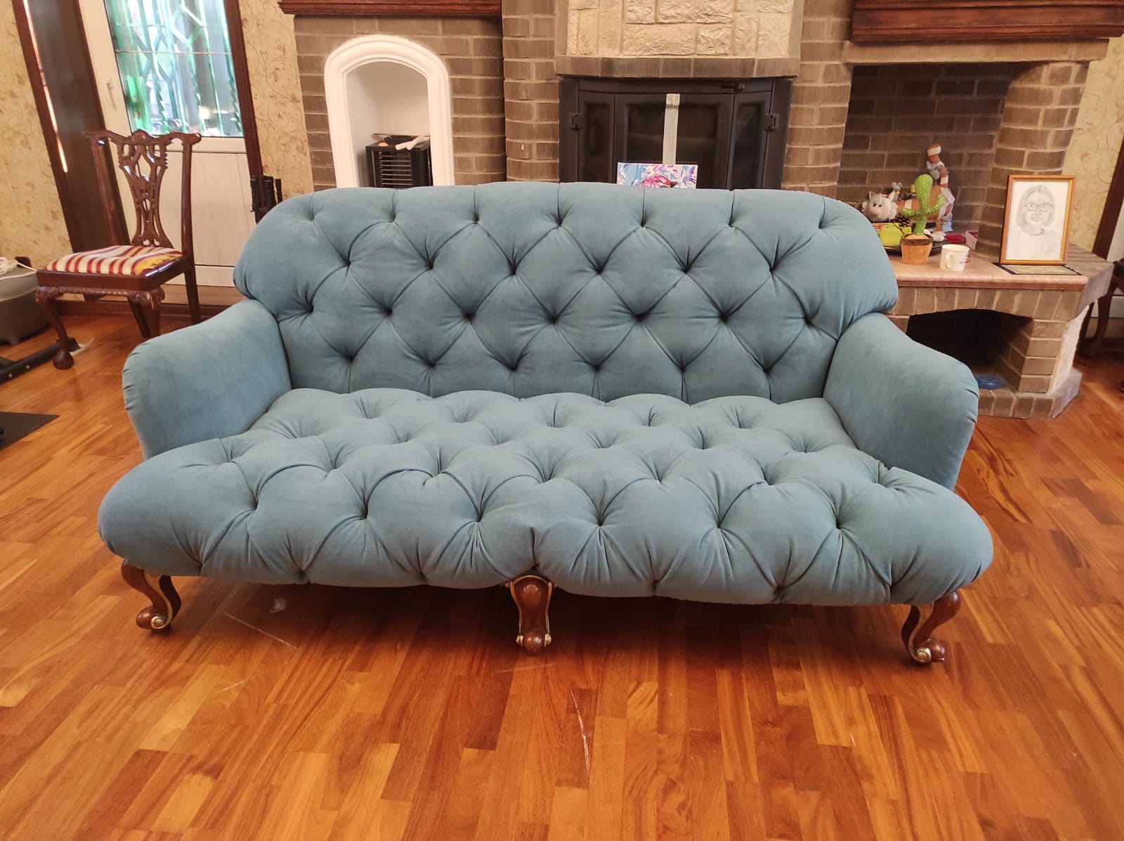 Обивка дивана. Московские ворота